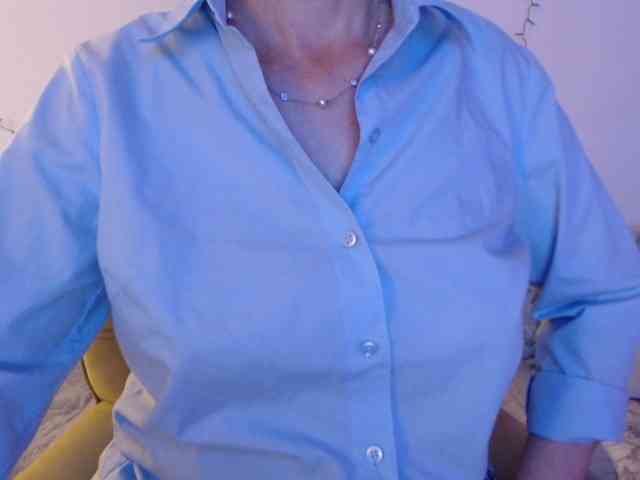 goodSnowQueen webcam