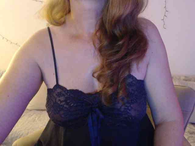 goodSnowQueen webcam