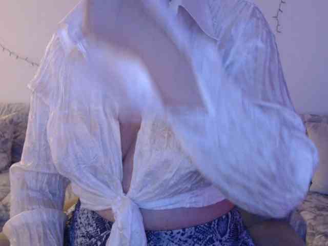 goodSnowQueen webcam