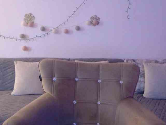 goodSnowQueen webcam