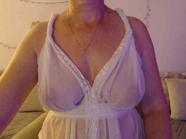 goodSnowQueen webcam