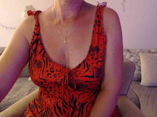 goodSnowQueen Live Webcam on BongaCams