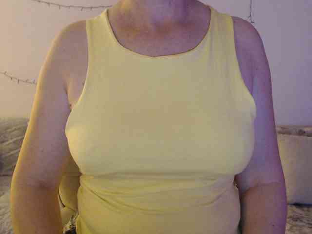 goodSnowQueen webcam