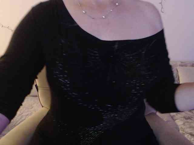 goodSnowQueen webcam