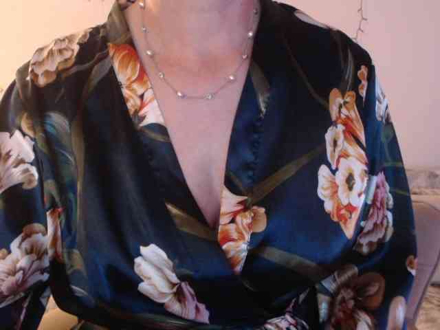 goodSnowQueen webcam