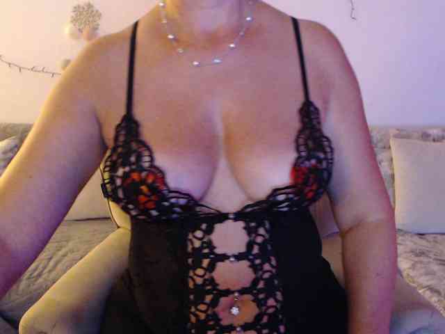 goodSnowQueen webcam