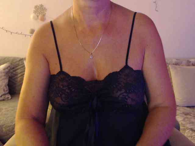 goodSnowQueen webcam