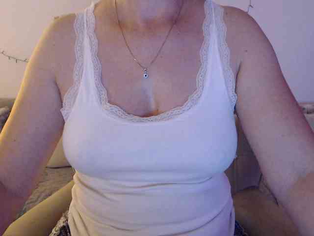 goodSnowQueen webcam