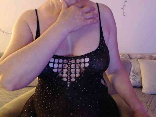 goodSnowQueen webcam