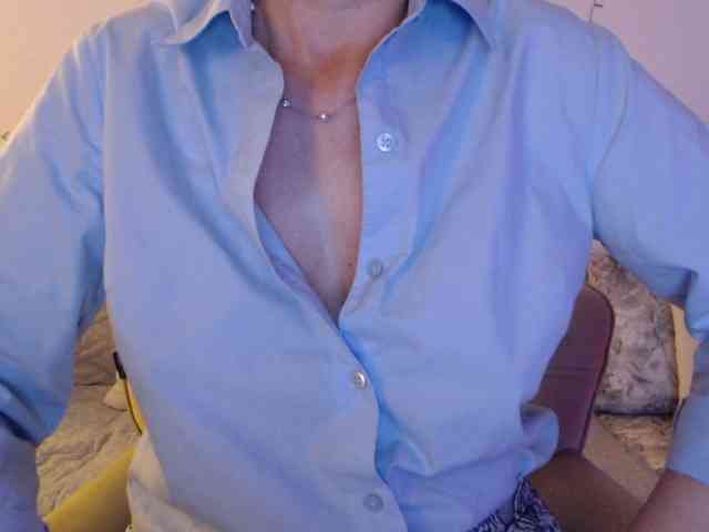 goodSnowQueen webcam