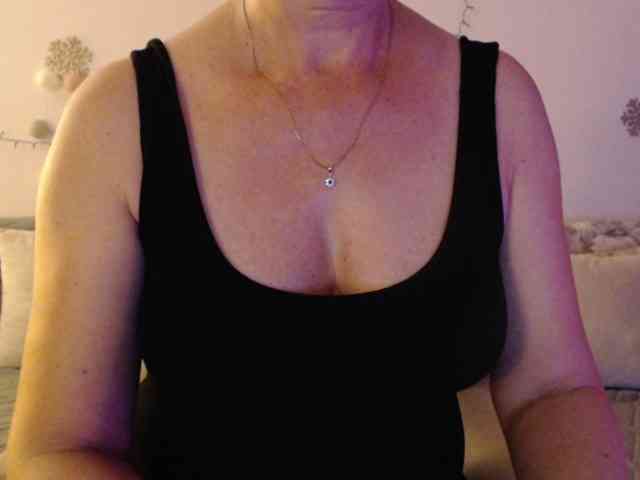 goodSnowQueen webcam