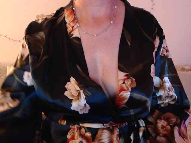 goodSnowQueen webcam