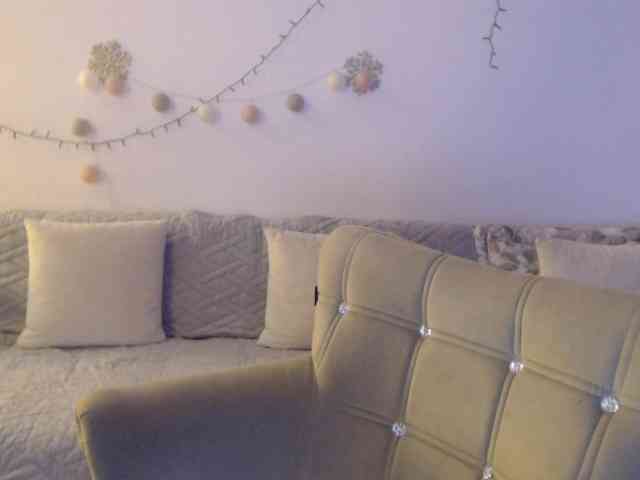 goodSnowQueen webcam