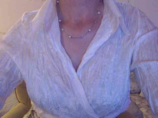 goodSnowQueen webcam