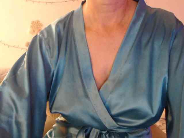 goodSnowQueen webcam