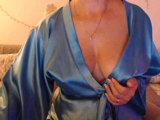 goodSnowQueen webcam