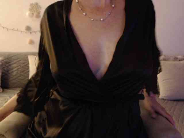 goodSnowQueen webcam