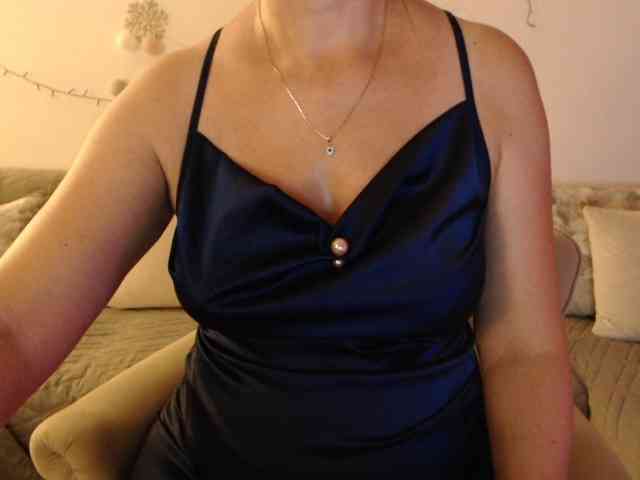 goodSnowQueen webcam