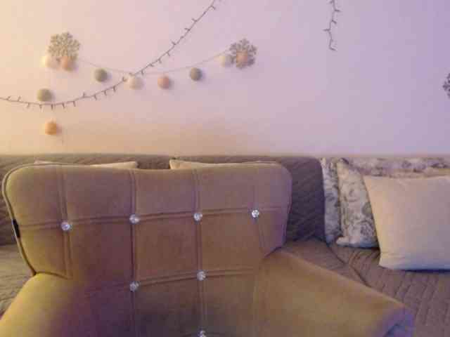 goodSnowQueen webcam