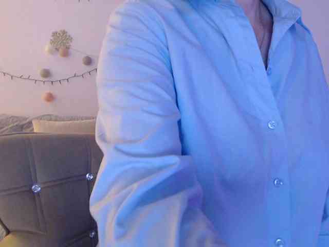 goodSnowQueen webcam