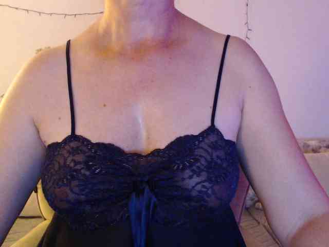 goodSnowQueen webcam