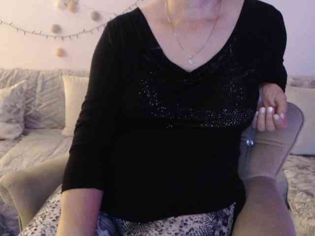 goodSnowQueen webcam