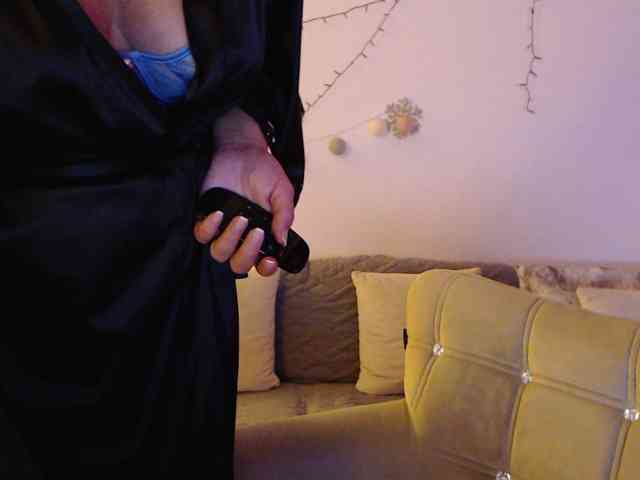 goodSnowQueen webcam