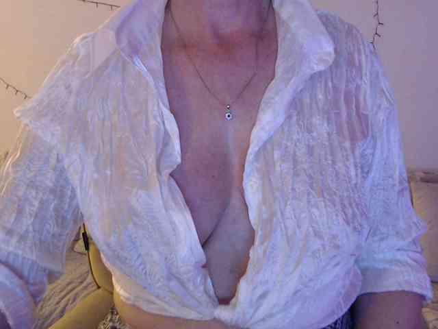 goodSnowQueen webcam