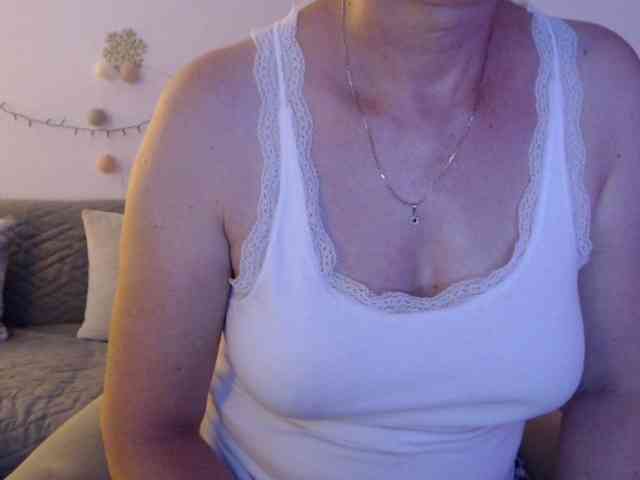 goodSnowQueen webcam