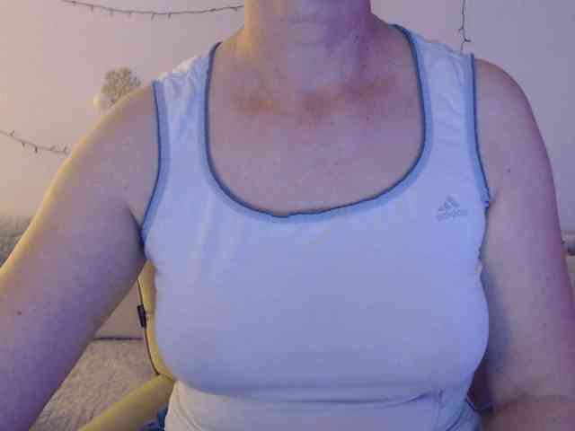 goodSnowQueen webcam