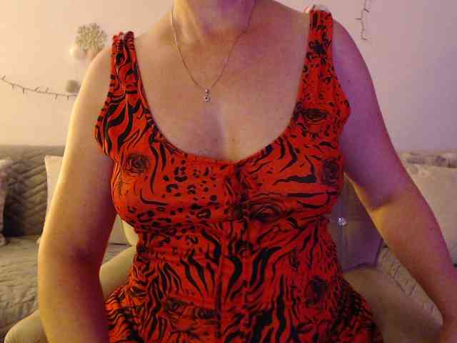 goodSnowQueen webcam