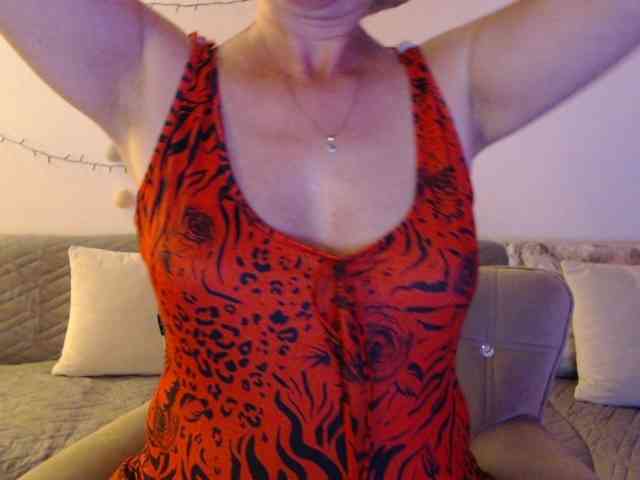 goodSnowQueen webcam