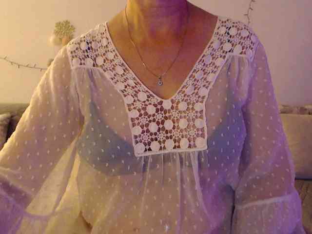 goodSnowQueen webcam