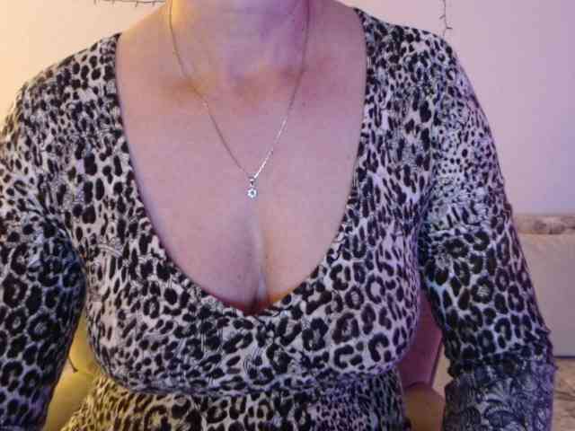 goodSnowQueen webcam