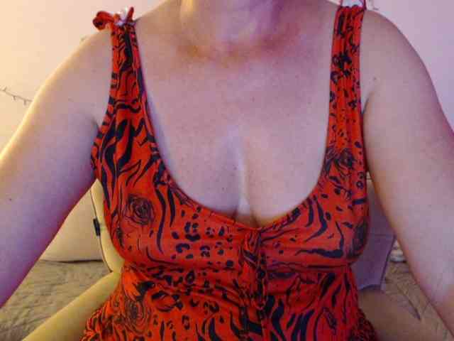 goodSnowQueen webcam
