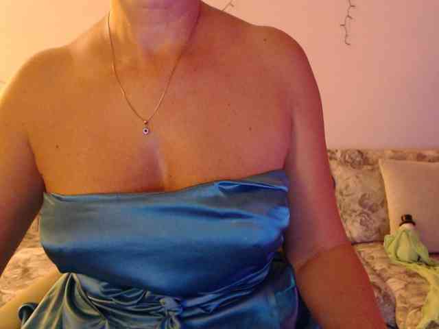 goodSnowQueen webcam