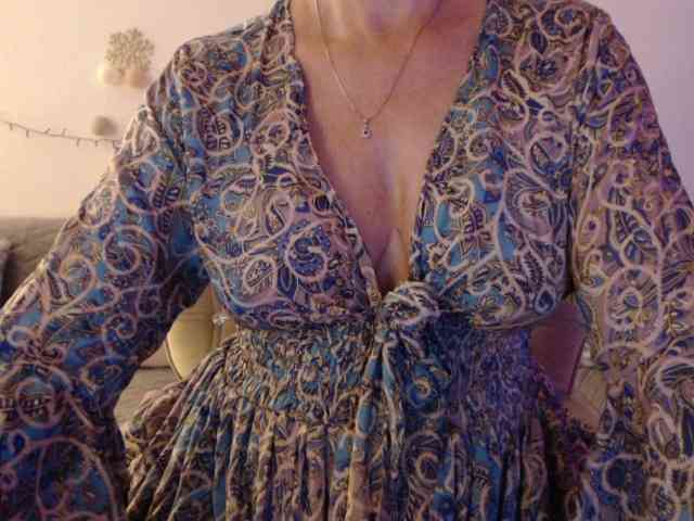 goodSnowQueen webcam
