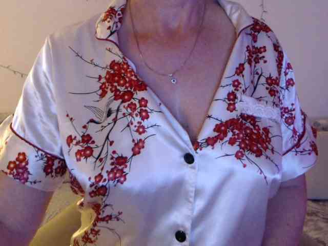 goodSnowQueen webcam