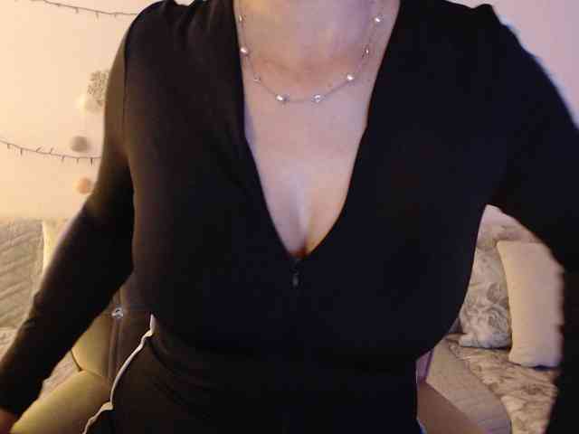 goodSnowQueen webcam