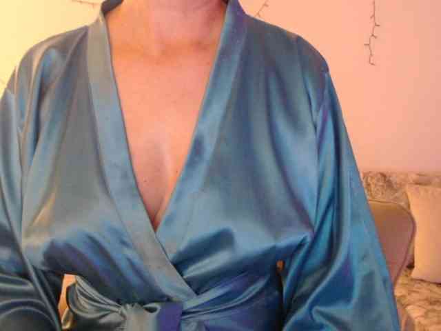 goodSnowQueen webcam