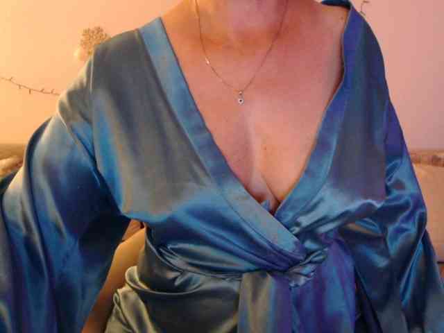 goodSnowQueen webcam