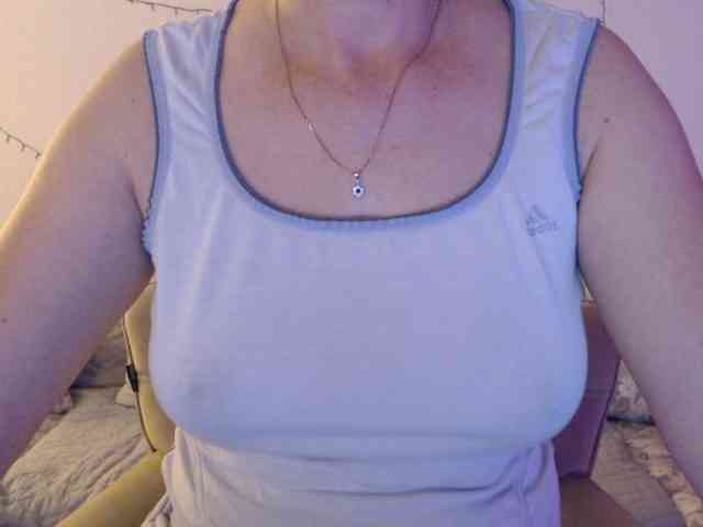 goodSnowQueen webcam