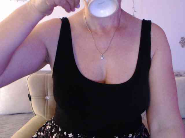 goodSnowQueen webcam