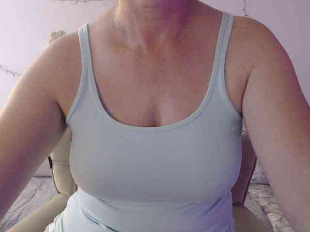 goodSnowQueen webcam