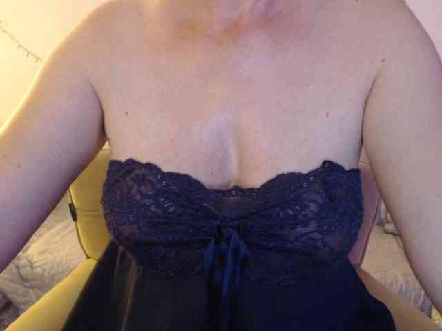 goodSnowQueen webcam