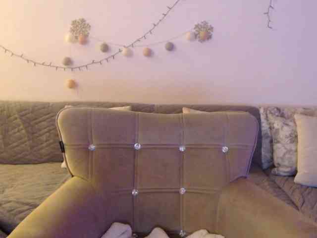 goodSnowQueen webcam