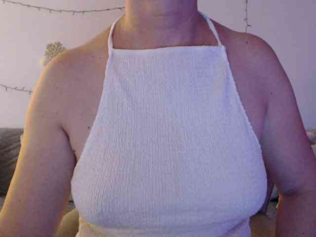 goodSnowQueen webcam