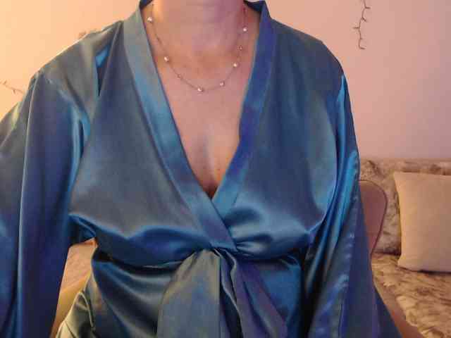 goodSnowQueen webcam