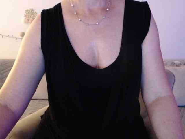 goodSnowQueen webcam