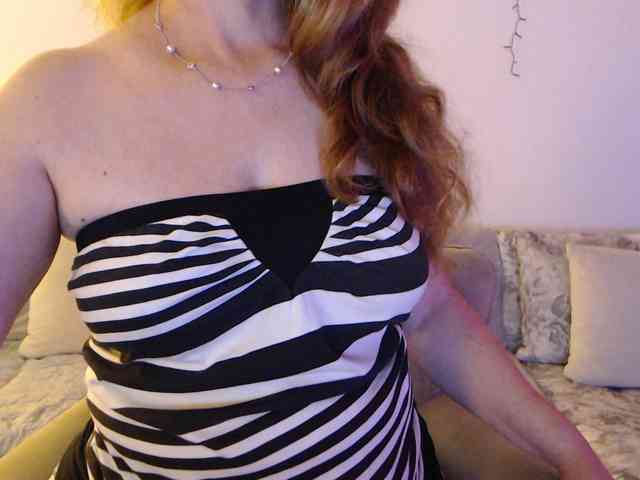 goodSnowQueen webcam